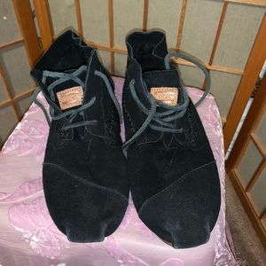 Toms black suede Booties shoes size W 10